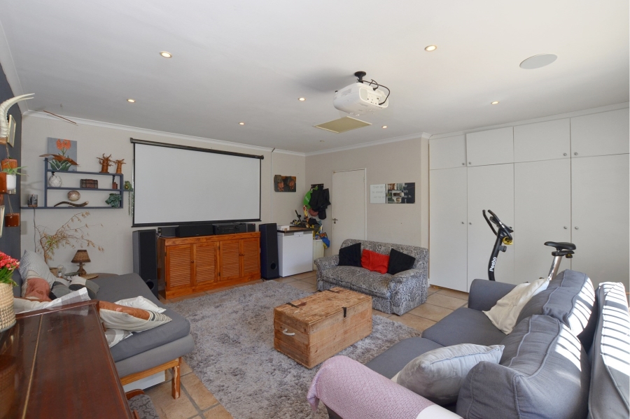 5 Bedroom Property for Sale in Welgelegen 2 Western Cape
